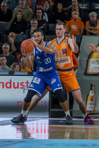 硬是在压力 硬是在压力